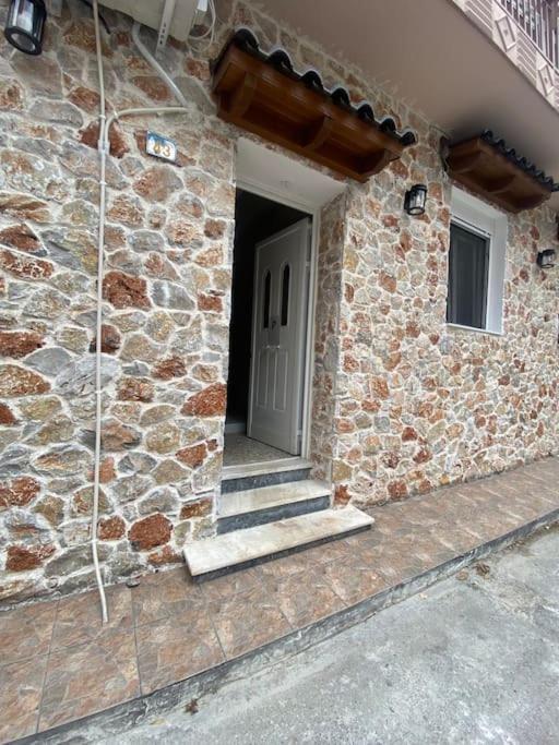 Ferienwohnung Stone House 48 M Acharnes Exterior foto