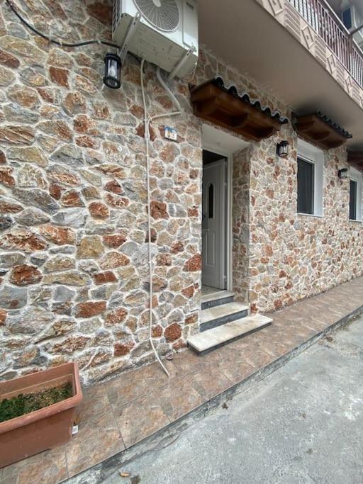 Ferienwohnung Stone House 48 M Acharnes Exterior foto